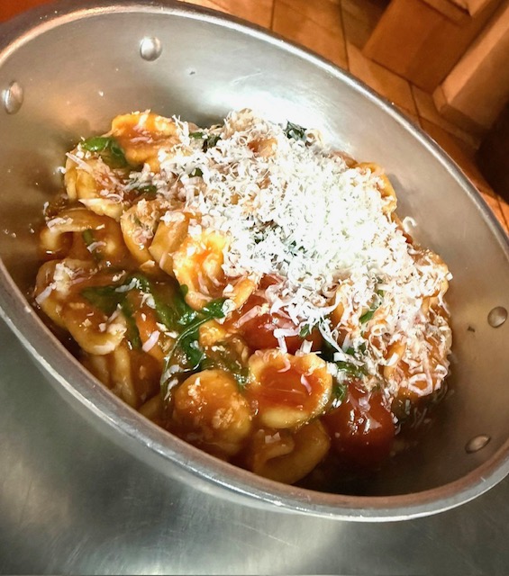 Orecchiette Pugliesi con Pomodorino Fresco, rucola e ricotta dura salata